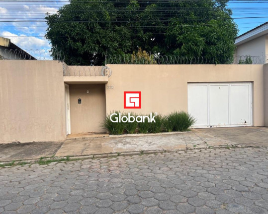 Casa com 3 Quartos à Venda, 240 m² em Jardim Panorama - Montes Claros