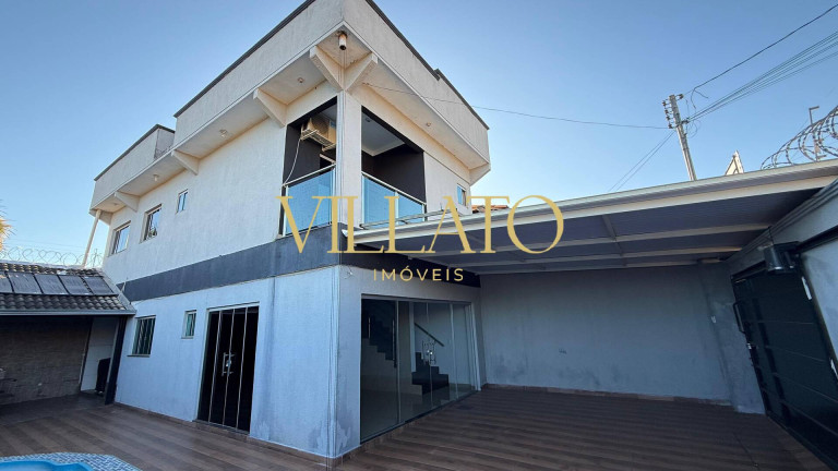 Casa com 3 Quartos para Alugar, 250 m² em Jardim Clarissa - Goiânia