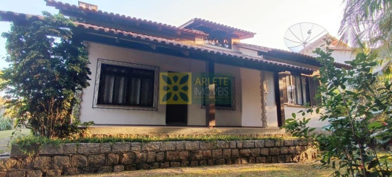 Imagem Casa com 3 Quartos à Venda, 180 m² em José Amândio - Bombinhas