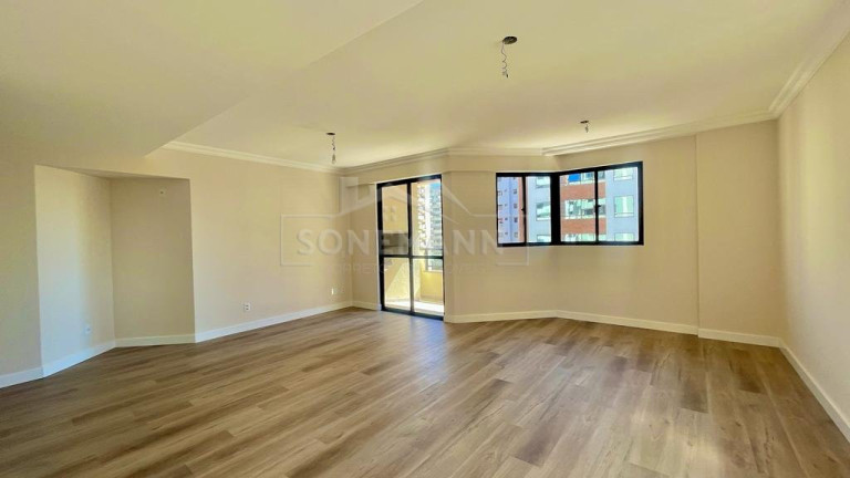 Imagem Apartamento com 3 Quartos à Venda, 110 m² em Centro - Florianópolis Imagem Apartamento com 3 Quartos à Venda, 110 m² em Centro - Florianópolis