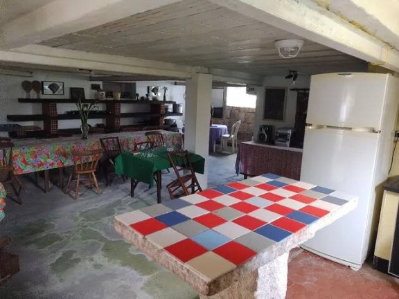 Imagem Casa com 4 Quartos à Venda, 329 m² em Vila Nova - Porto Alegre