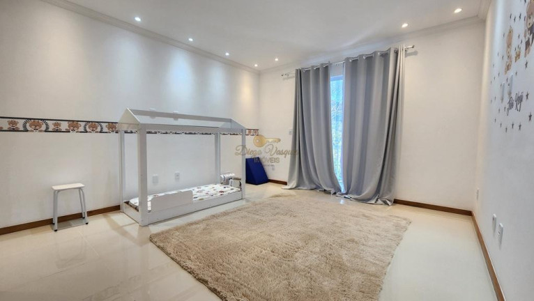 Imagem Casa com 4 Quartos à Venda, 223 m² em Albuquerque - Teresópolis
