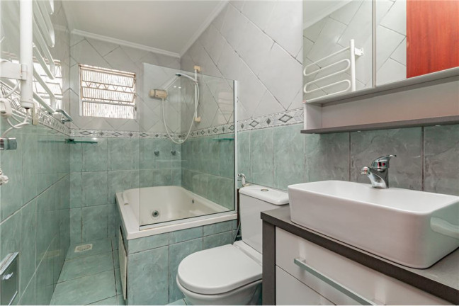 Imagem Casa com 3 Quartos à Venda, em Vila Ipiranga - Porto Alegre Imagem Casa com 3 Quartos à Venda, em Vila Ipiranga - Porto Alegre