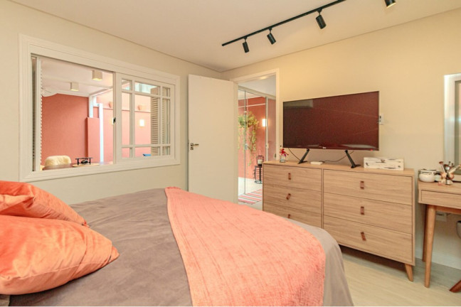 Imagem Imóvel com 2 Quartos à Venda, 120 m² em Cidade Baixa - Porto Alegre Imagem Imóvel com 2 Quartos à Venda, 120 m² em Cidade Baixa - Porto Alegre