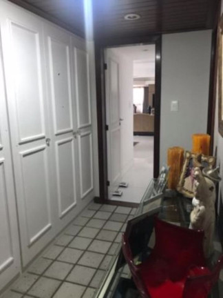Imagem Apartamento com 3 Quartos à Venda, 245 m² em Jardim Apipema - Salvador