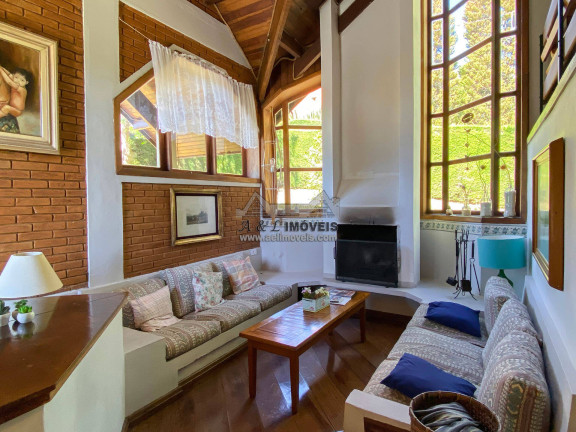 Imagem Casa de Condomínio com 3 Quartos à Venda, 133 m² em Imbiri - Campos Do Jordão