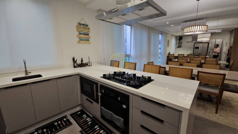 Imagem Apartamento com 4 Quartos à Venda, 142 m² em Centro - Balneário Camboriú Imagem Apartamento com 4 Quartos à Venda, 142 m² em Centro - Balneário Camboriú