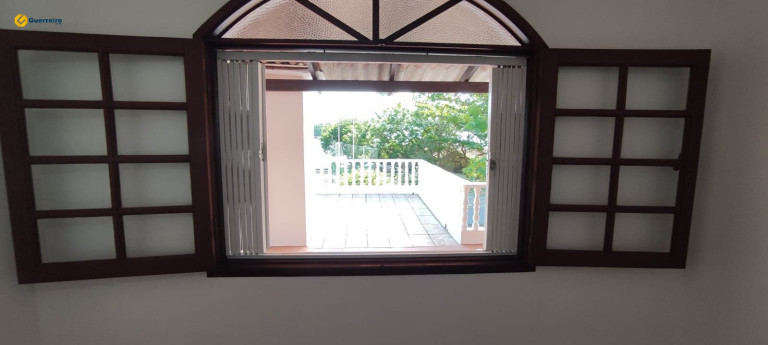 Imagem Casa com 4 Quartos à Venda, 300 m² em Coqueiros - Florianopolis