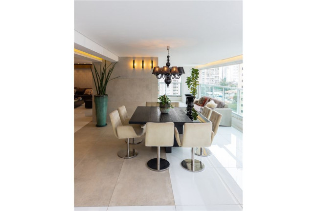 Imagem Apartamento à Venda, 335 m² em Moema - São Paulo Imagem Apartamento à Venda, 335 m² em Moema - São Paulo