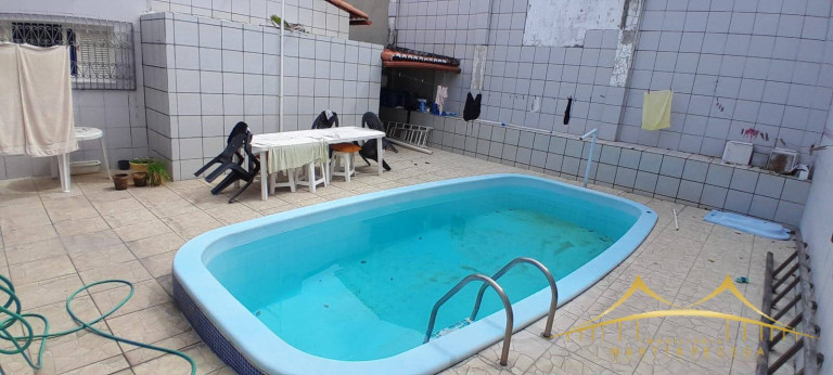 Imagem Casa com 4 Quartos à Venda, 250 m² em Lagoa Nova - Natal Imagem Casa com 4 Quartos à Venda, 250 m² em Lagoa Nova - Natal