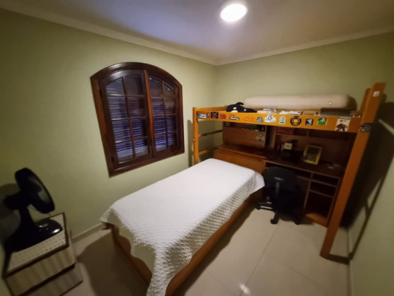 Imagem Sobrado com 5 Quartos à Venda, 254 m² em Metalúrgicos - Osasco