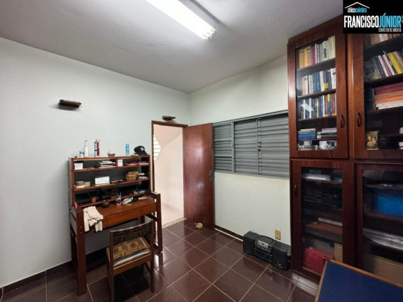Imagem Casa com 4 Quartos à Venda, 464 m² em Setor Campinas - Goiânia
