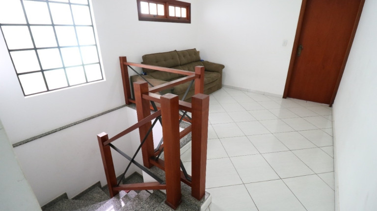 Imagem Casa com 3 Quartos à Venda, 225 m² em Vila Santa Terezinha (zona Norte) - São Paulo Imagem Casa com 3 Quartos à Venda, 225 m² em Vila Santa Terezinha (zona Norte) - São Paulo