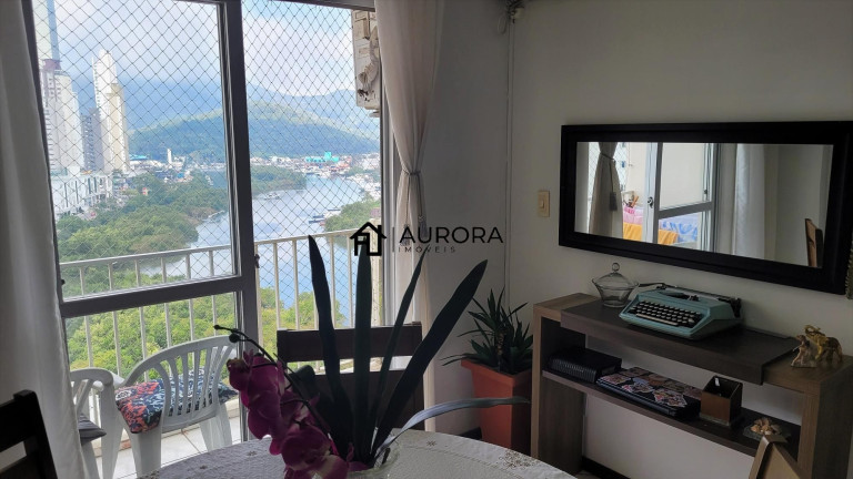 Imagem Apartamento com 2 Quartos à Venda, 75 m² em Centro - Balneário Camboriú