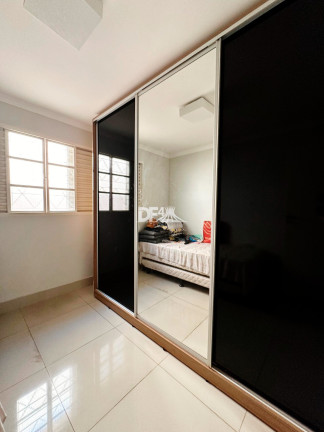 Imagem Casa com 4 Quartos à Venda, 200 m² em Guará I - Brasília