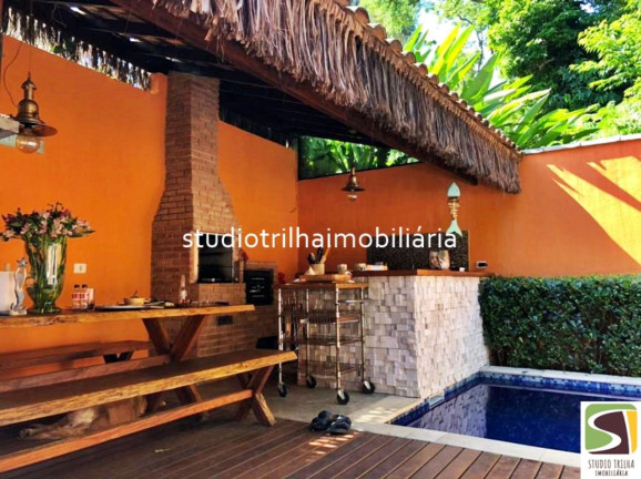 Sobrado com 5 Quartos à Venda,  em Piuva - Ilhabela