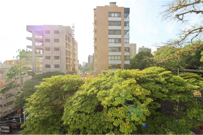 Imagem Imóvel com 3 Quartos à Venda, em Rio Branco - Porto Alegre Imagem Imóvel com 3 Quartos à Venda, em Rio Branco - Porto Alegre