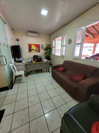 Imagem Casa com 3 Quartos à Venda, 220 m² em Coqueiro - Ananindeua