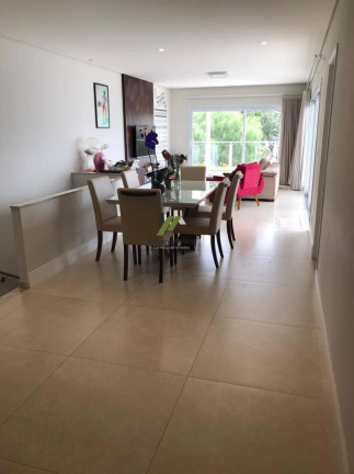 Imagem Casa de Condomínio com 3 Quartos à Venda, 220 m²