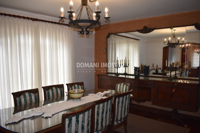 Imagem Casa com 6 Quartos à Venda, 430 m² em Região De Capivari - Campos Do Jordão