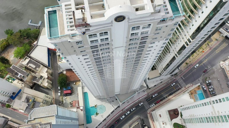 Imagem Apartamento com 4 Quartos à Venda, 144 m² em Centro - Balneário Camboriú Imagem Apartamento com 4 Quartos à Venda, 144 m² em Centro - Balneário Camboriú