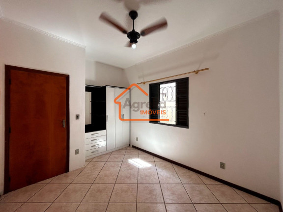 Imagem Casa com 3 Quartos à Venda, 211 m² em Jardim Nazareth - Mogi Mirim Imagem Casa com 3 Quartos à Venda, 211 m² em Jardim Nazareth - Mogi Mirim