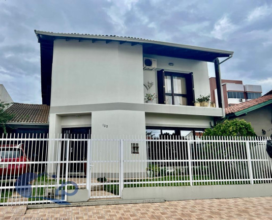 Casa com 4 Quartos à Venda, 240 m² em Centro - Torres