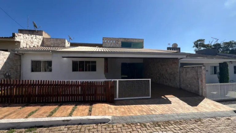 Casa de Condomínio com 4 Quartos à Venda, 250 m² em Bairro Industrial Santo Antoni - Aparecida De Goiania