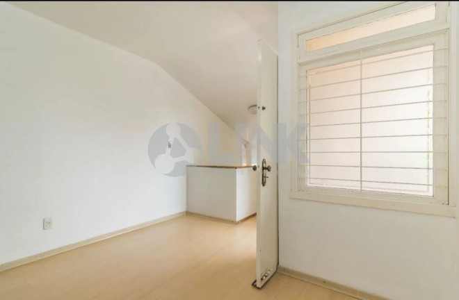 Imagem Casa com 4 Quartos à Venda, 250 m² em Menino Deus - Porto Alegre Imagem Casa com 4 Quartos à Venda, 250 m² em Menino Deus - Porto Alegre