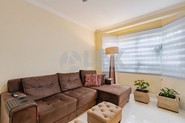 Imagem Casa com 3 Quartos à Venda, 231 m² em Jardim Itu - Porto Alegre