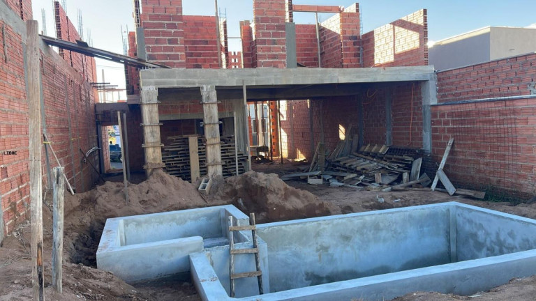 Imagem Casa com 3 Quartos à Venda, 210 m² em Lívia Iii - Botucatu