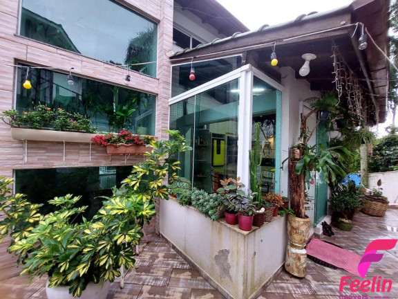 Imagem Casa com 3 Quartos à Venda, 360 m² em Rio Tavares - Florianópolis Imagem Casa com 3 Quartos à Venda, 360 m² em Rio Tavares - Florianópolis