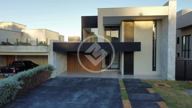 Casa com 3 Quartos à Venda, 320 m² em Residencial Goiânia Golfe Clube - Goiânia