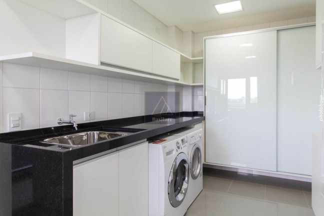 Imagem Apartamento com 3 Quartos à Venda, 176 m² em Cabral - Curitiba Imagem Apartamento com 3 Quartos à Venda, 176 m² em Cabral - Curitiba