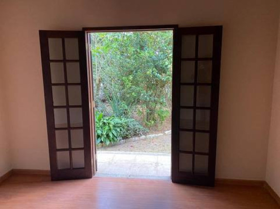 Imagem Casa com 3 Quartos à Venda, 500 m² em Cascatinha - Nova Friburgo