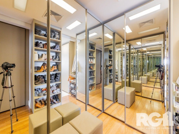 Imagem Apartamento com 3 Quartos à Venda, 245 m² em Moinhos De Vento - Porto Alegre Imagem Apartamento com 3 Quartos à Venda, 245 m² em Moinhos De Vento - Porto Alegre