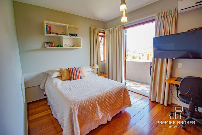 Imagem Casa com 5 Quartos à Venda, 430 m² em Golfe - Teresópolis