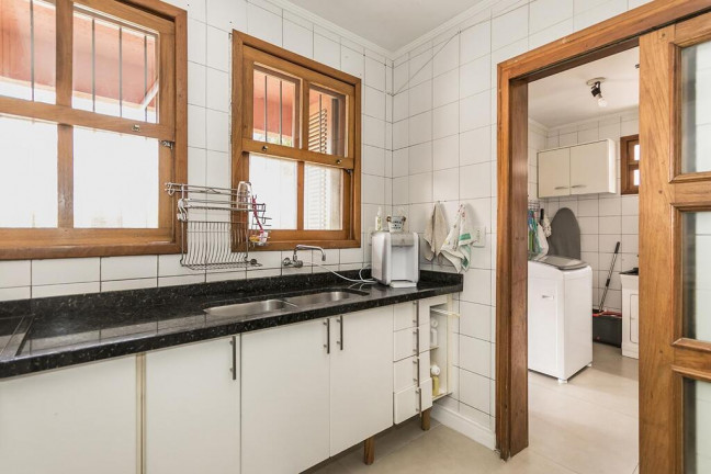 Imagem Casa com 3 Quartos à Venda, 219 m² em Cavalhada - Porto Alegre