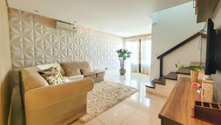 Imagem Casa com 4 Quartos à Venda, 267 m² em Jardim Itu - Porto Alegre