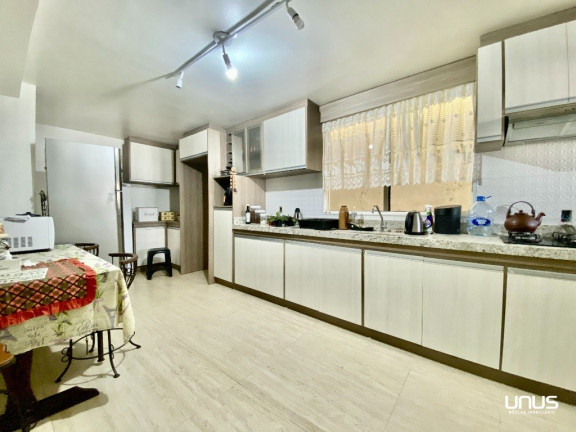 Imagem Casa com 3 Quartos à Venda, 330 m² em Areias - São José Imagem Casa com 3 Quartos à Venda, 330 m² em Areias - São José