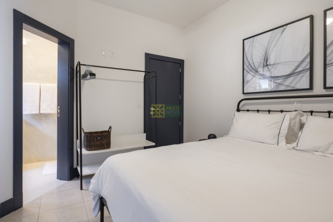 Imagem Casa com 7 Quartos à Venda, 360 m² em Balneário Perequê - Porto Belo Imagem Casa com 7 Quartos à Venda, 360 m² em Balneário Perequê - Porto Belo