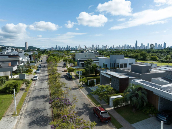Imagem Casa com 4 Quartos à Venda, 450 m² em Camboriú