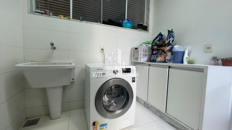 Imagem Casa com 3 Quartos à Venda, 340 m²