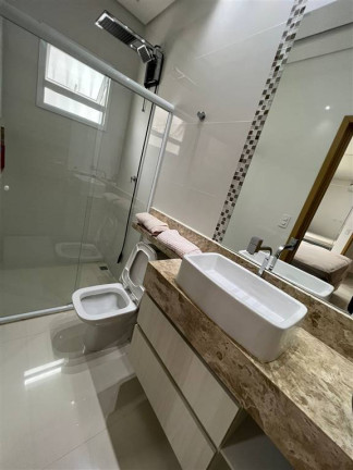 Imagem Casa com 3 Quartos à Venda, 180 m² em Maracanã - Praia Grande Imagem Casa com 3 Quartos à Venda, 180 m² em Maracanã - Praia Grande