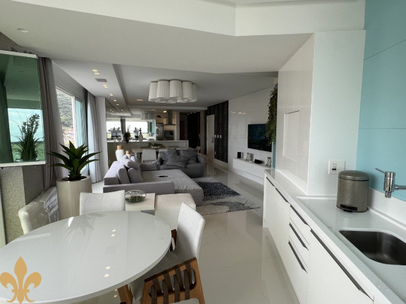 Apartamento com 4 Quartos à Venda, 197 m² em Meia Praia - Itapema