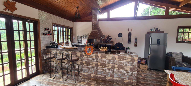 Imagem Chácara com 4 Quartos à Venda, 230 m² em Clube De Campo Vale Do Sol - Campos Do Jordão Imagem Chácara com 4 Quartos à Venda, 230 m² em Clube De Campo Vale Do Sol - Campos Do Jordão
