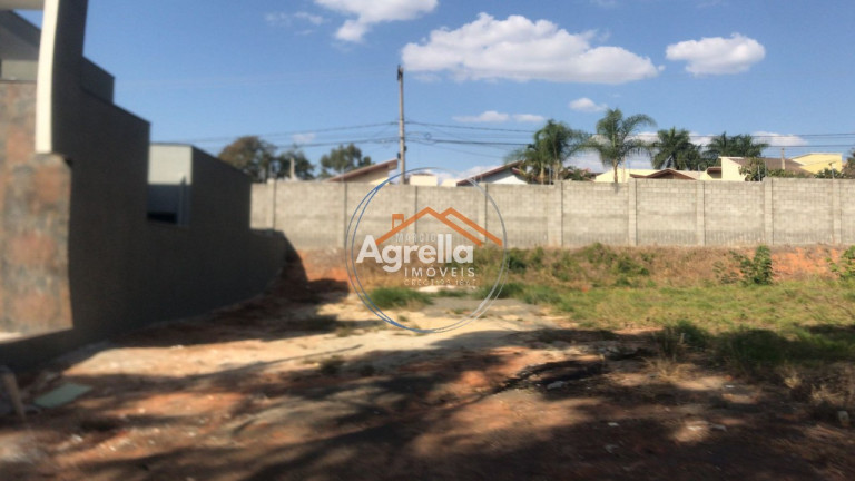 Imóvel à Venda, 397 m² em Condominio Mont Serrat - Mogi Mirim