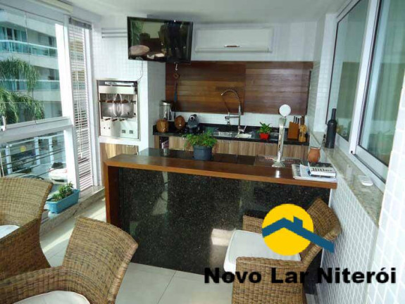 Imagem Apartamento com 4 Quartos à Venda, 226 m² em Charitas - Niterói
