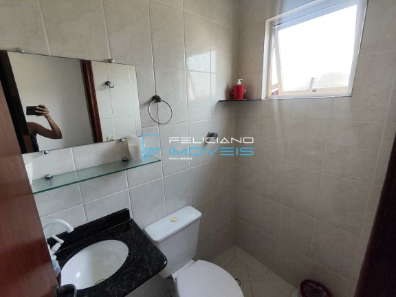 Imagem Casa com 3 Quartos à Venda, 196 m² em Guilhermina - Praia Grande