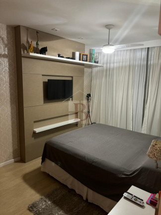 Imagem Imóvel com 3 Quartos à Venda, 110 m² em Icaraí - Niterói Imagem Imóvel com 3 Quartos à Venda, 110 m² em Icaraí - Niterói